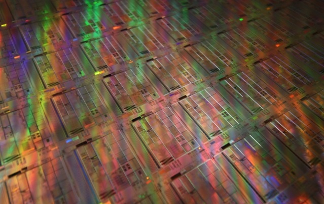 Silicon Photonics to Reduce Energy Consumption of Computer Chips