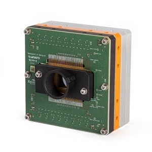 <p>0.3 MP SWIR InGaAs Camera for Hyperspectral Imaging Applications</p>